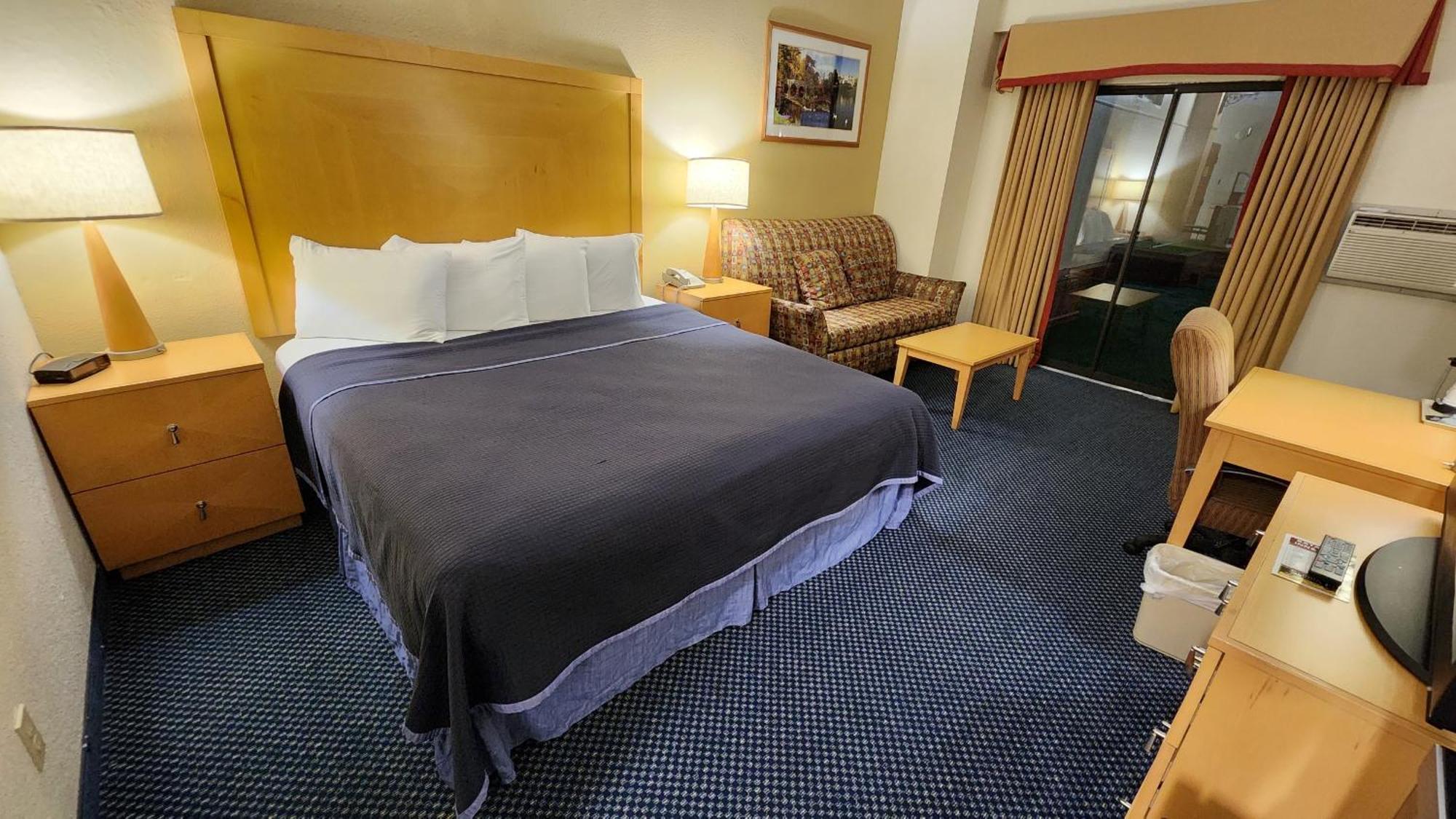 Katahdin Inn & Suites Millinocket Екстер'єр фото