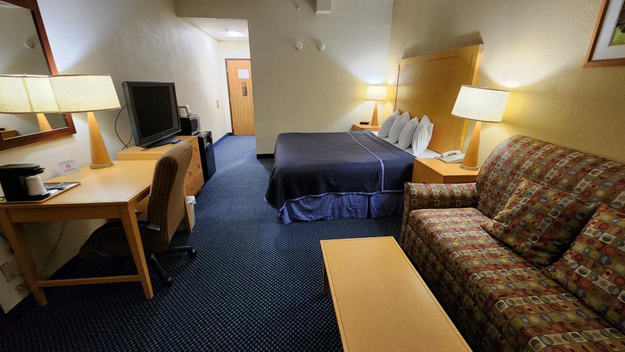 Katahdin Inn & Suites Millinocket Екстер'єр фото